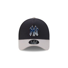 New York Yankees Fade Logo 9FORTY A-Frame Snapback Hat