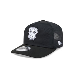 New York Knicks Black & White Mesh 19TWENTY Trucker Hat