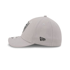 Las Vegas Raiders Poly Gray 39THIRTY M-Crown Stretch Fit Hat