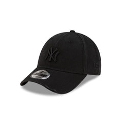New York Yankees Distressed Black 9FORTY Adjustable Hat