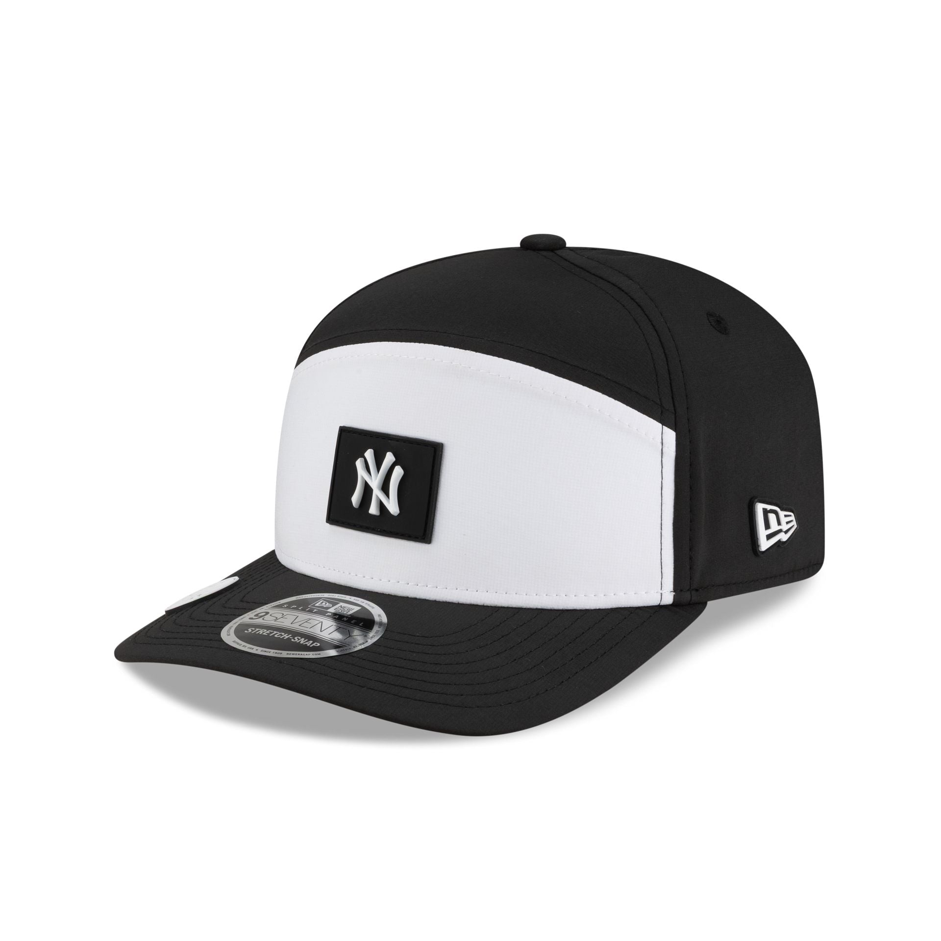 New York Yankees 2026 Clubhouse Black & White Split Panel 9SEVENTY Stretch-Snap Hat