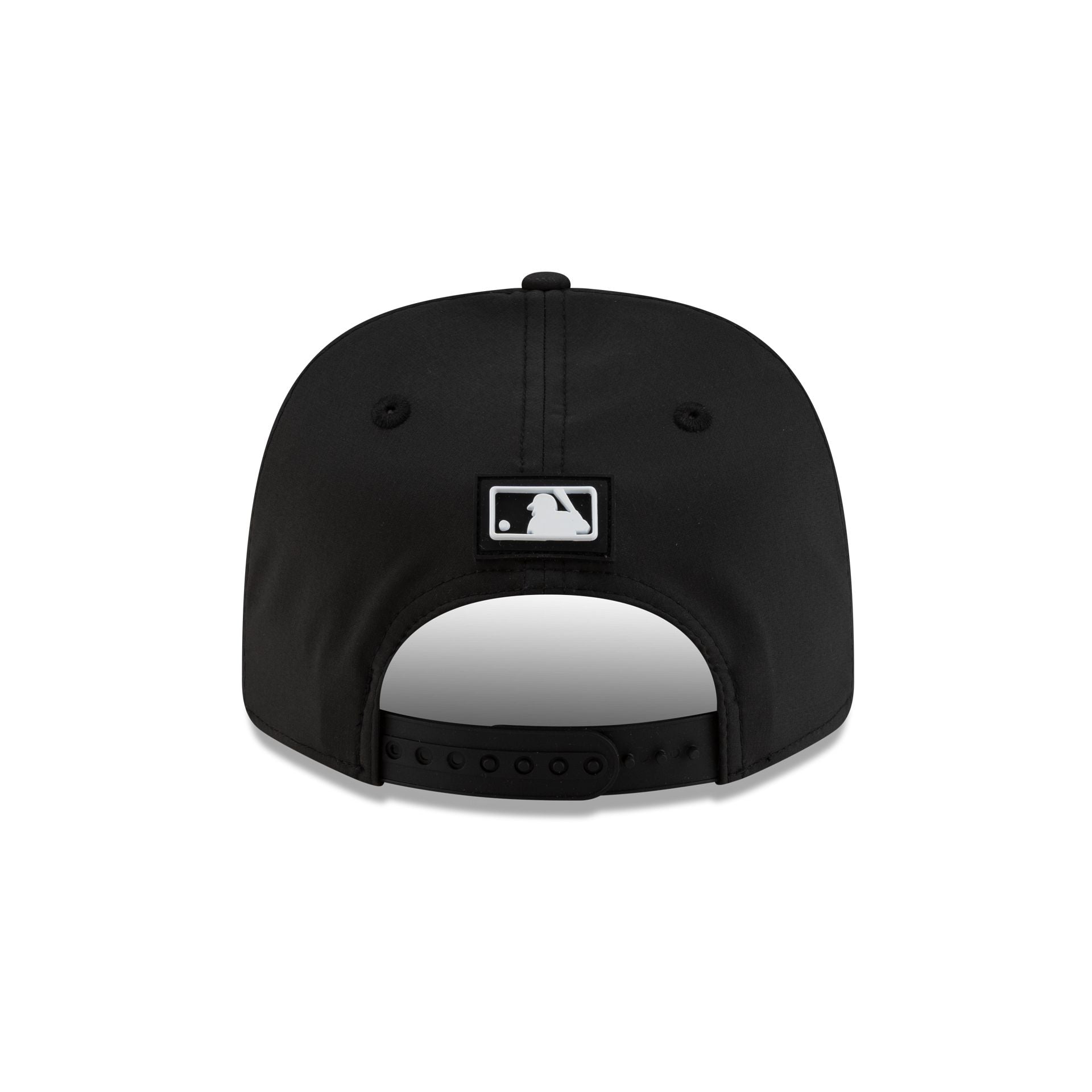 Cincinnati Reds 2026 Clubhouse Black & White Split Panel 9SEVENTY Stretch-Snap Hat
