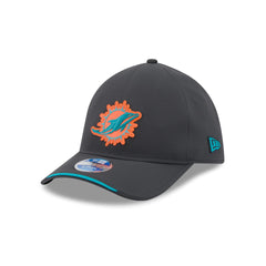Miami Dolphins 2026 Sideline Cold Weather 39THIRTY M-Crown Stretch Fit Hat