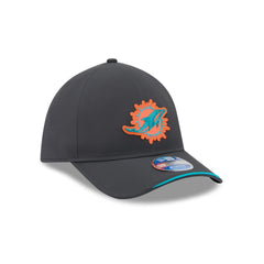 Miami Dolphins 2026 Sideline Cold Weather 39THIRTY M-Crown Stretch Fit Hat