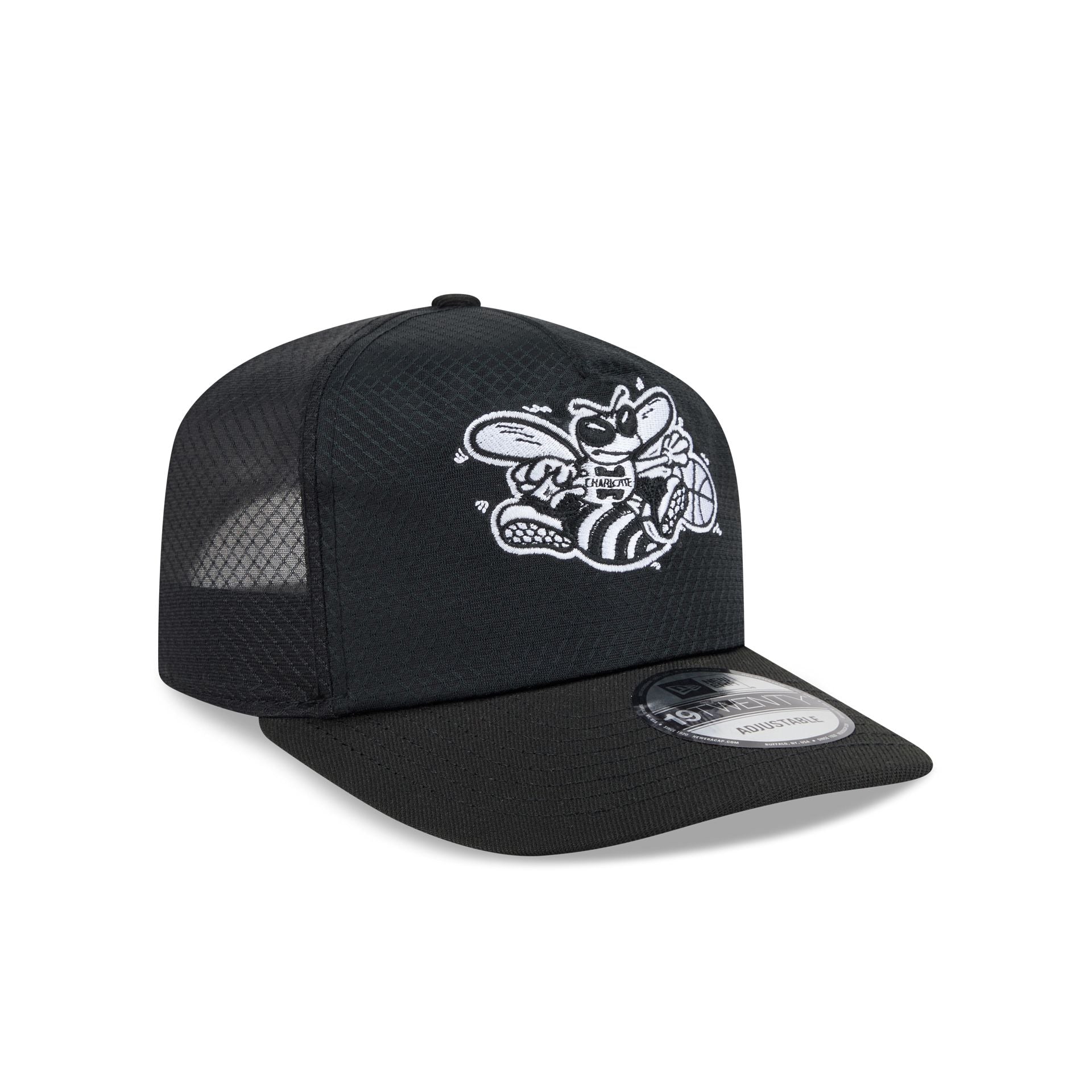 Charlotte Hornets Black & White Mesh 19TWENTY Trucker Hat