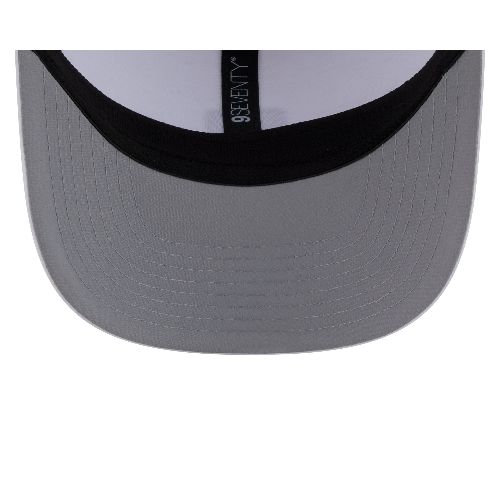 Las Vegas Raiders Mini Badge 9SEVENTY Trucker Hat