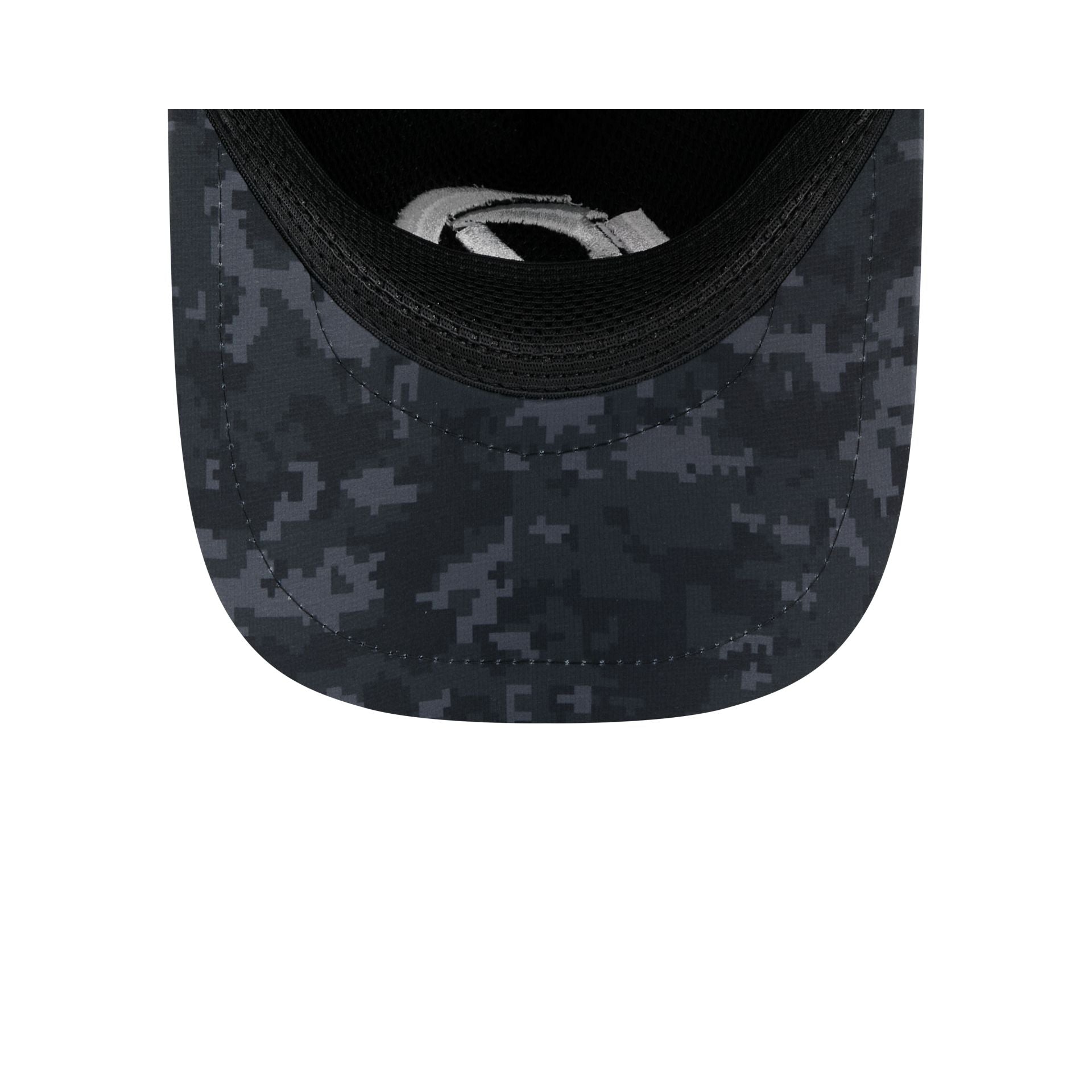 Los Angeles Rams 2026 Salute to Service 9FORTY APEX Snapback Hat