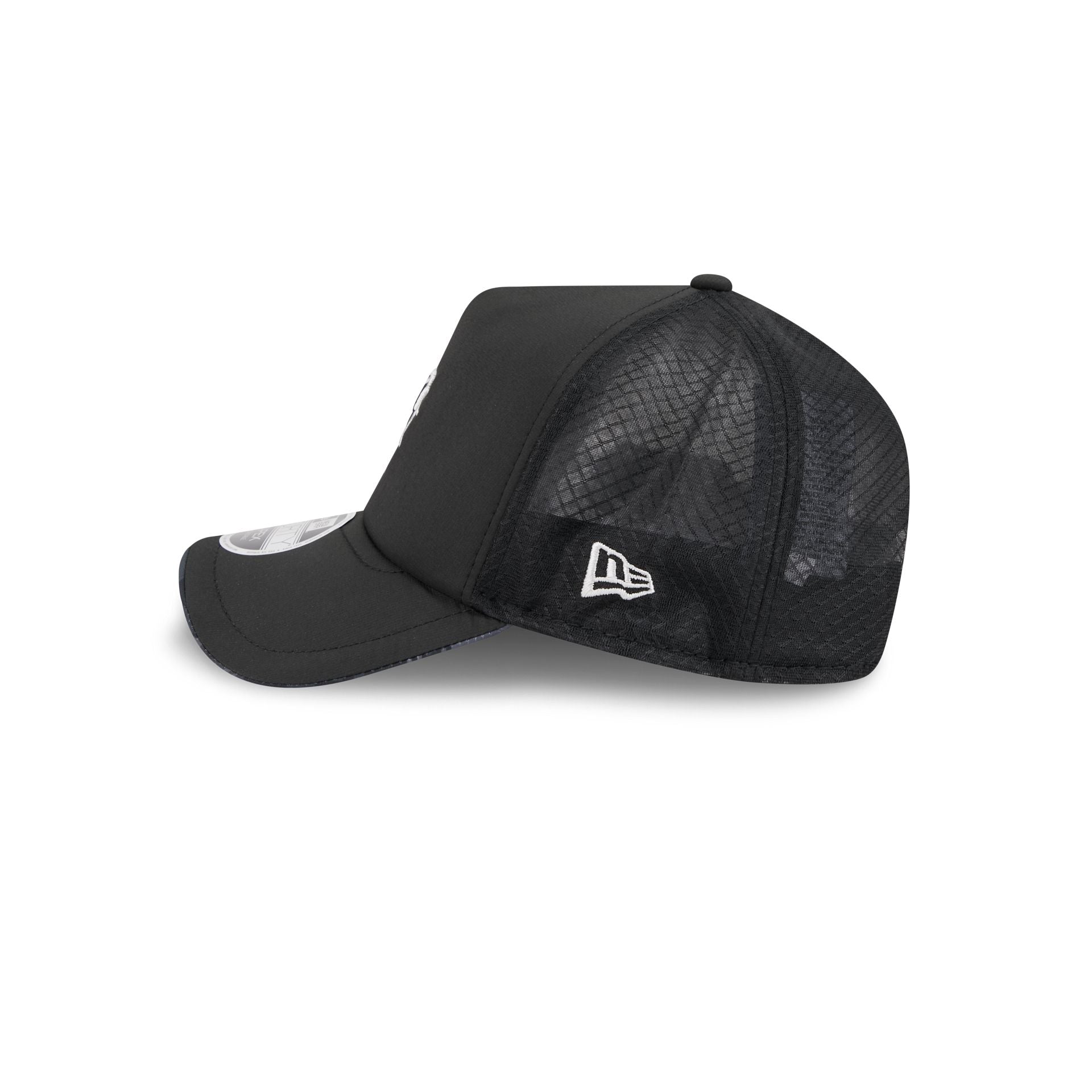 Miami Dolphins 2026 Salute to Service 9FORTY APEX Snapback Hat